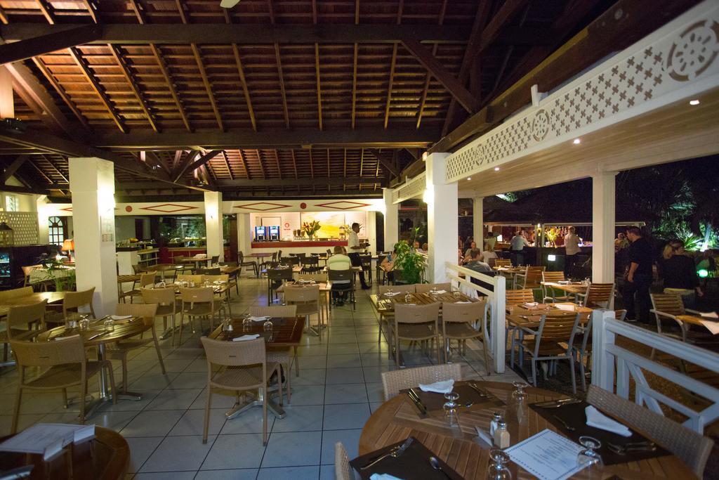 Hotel Exsel Alamanda Saint-Gilles Les Bains Exterior photo