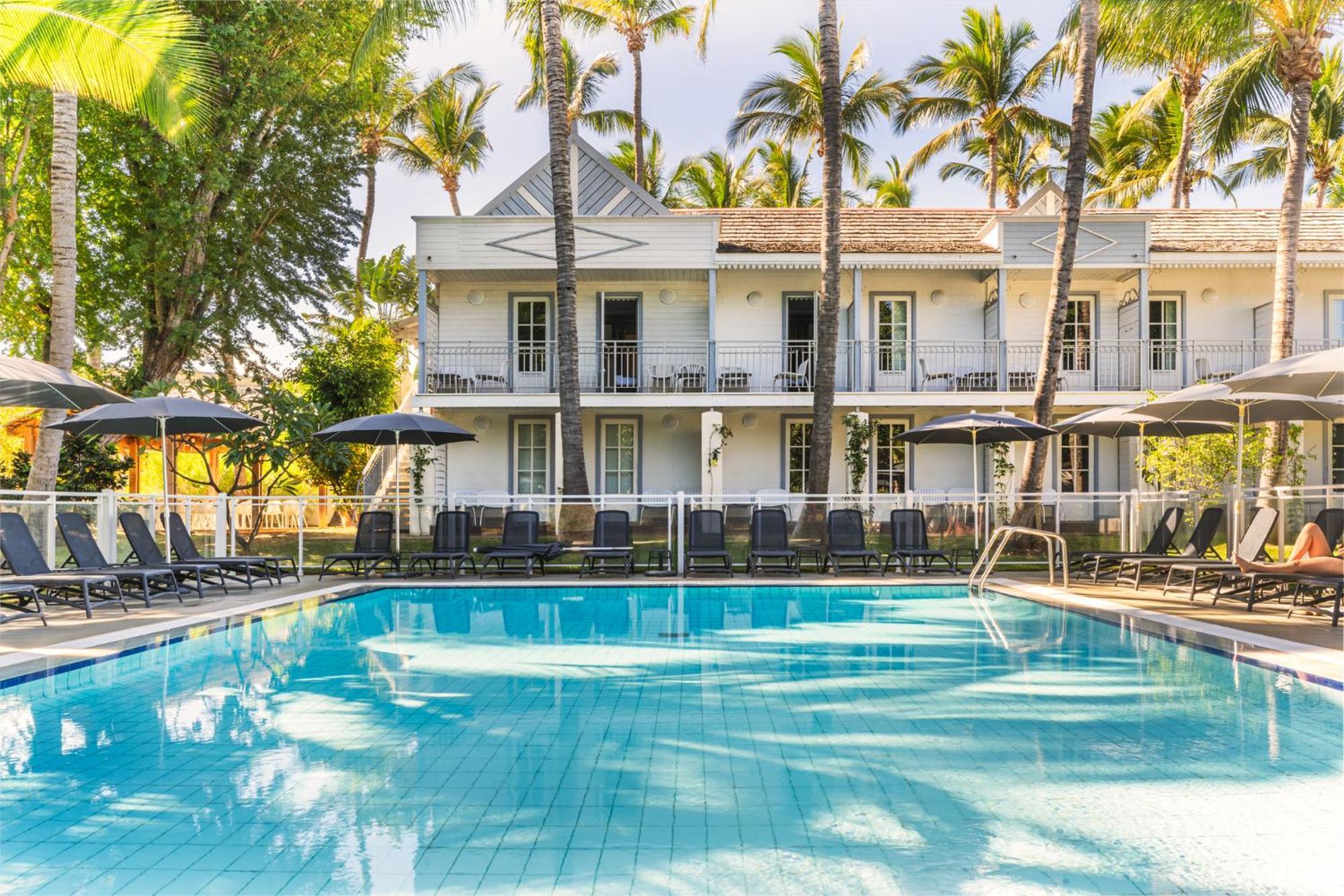 Hotel Exsel Alamanda Saint-Gilles Les Bains Exterior photo