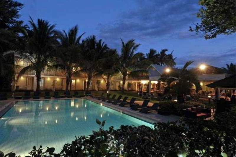 Hotel Exsel Alamanda Saint-Gilles Les Bains Exterior photo